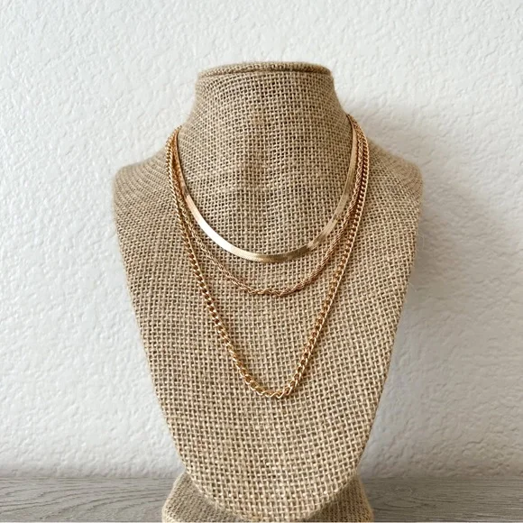 NEW | layered chain necklace - Picture 3 of 5